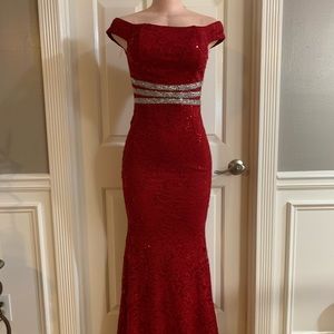 Women junior red lace sequins shoulder off maxi dress size (M) zipper back